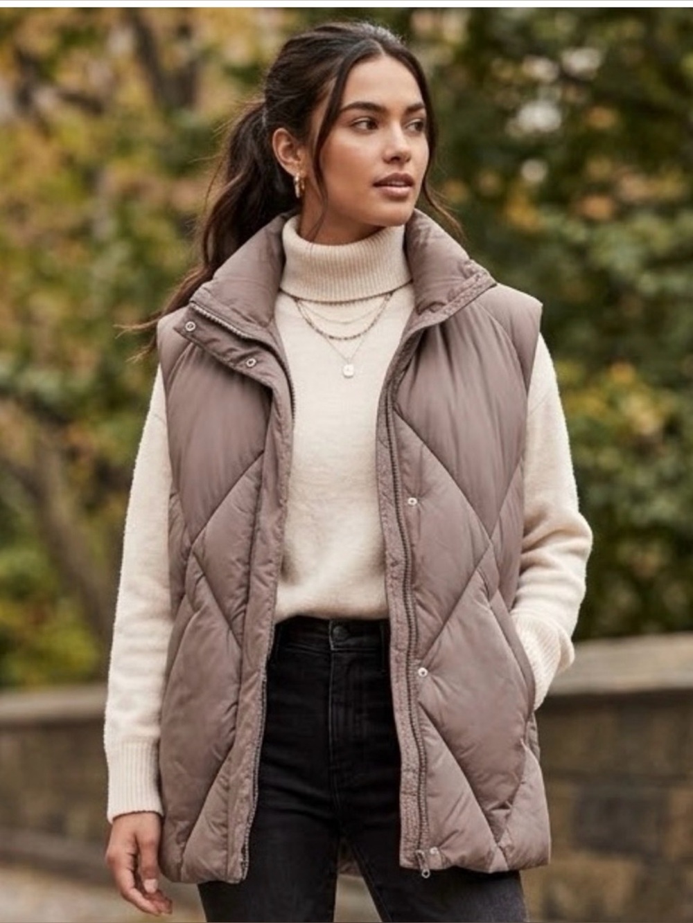 Abercrombie & Fitch Oversized Diamond Puffer Vest in Taupe